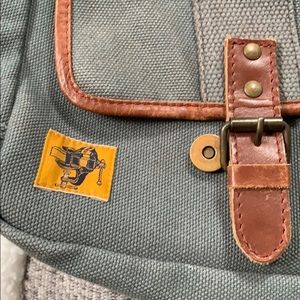 Stapleford Messenger Bag
